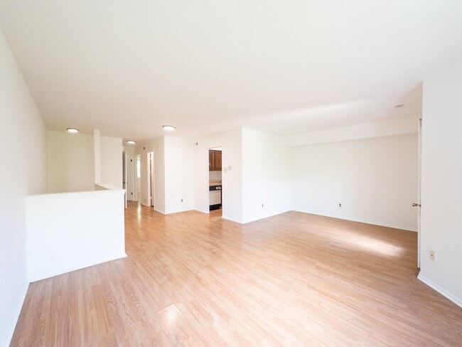 Living Room | Court Commons - Court Commons