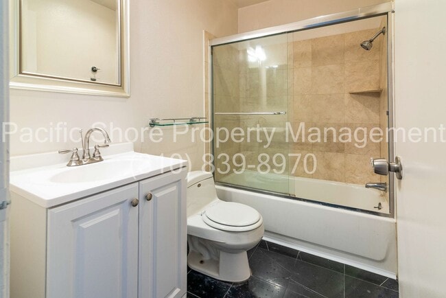 Building Photo - 2-Bed, 2-Bath Townhouse with Private Patio...