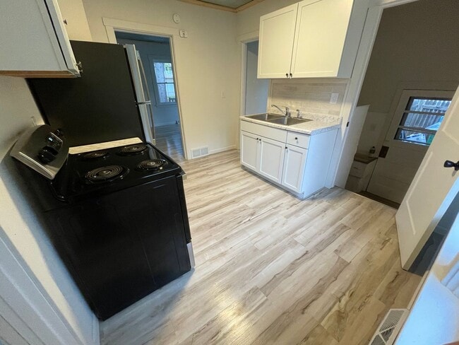 Building Photo - Welcome to 909 Forester Street in Wausau!