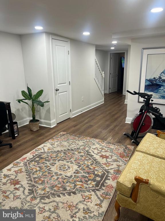 Building Photo - 508 N Linwood Ave