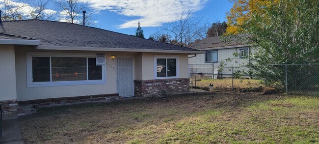 Primary Photo - Newly Updated 3 Bedroom 1 Bath Home Close ...