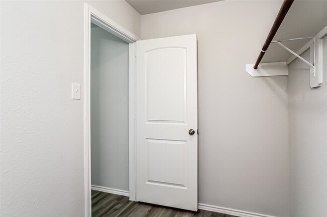 Building Photo - 22441 Clear Castle Dr