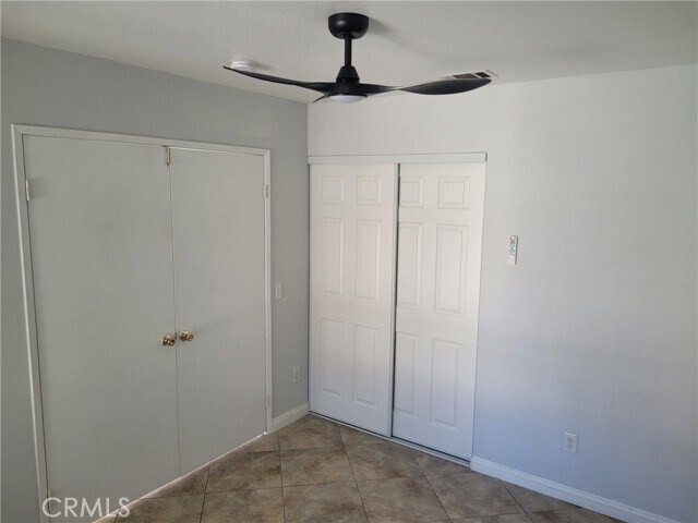 Building Photo - 18885 Oakview Way