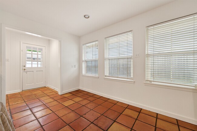 Building Photo - 5643 Piping Rock Ln