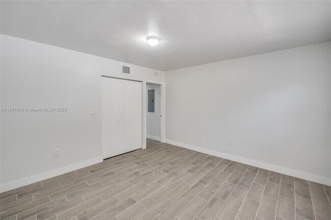 Building Photo - 1604 SW 9th St