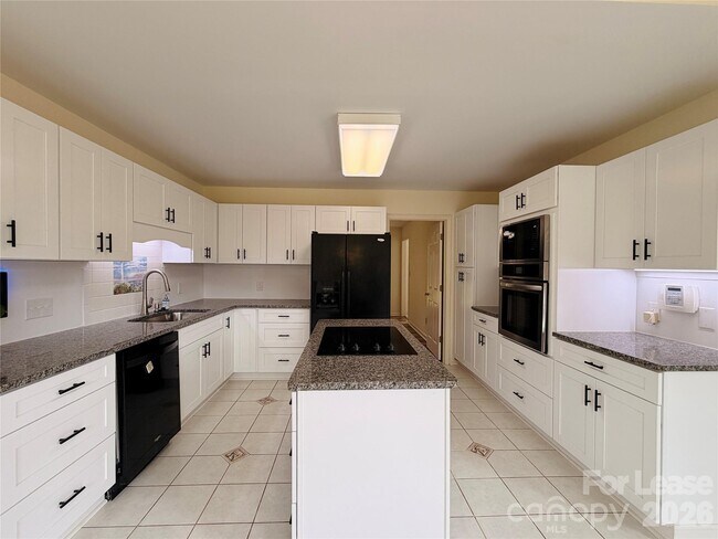 Building Photo - 118 Sunfish Dr