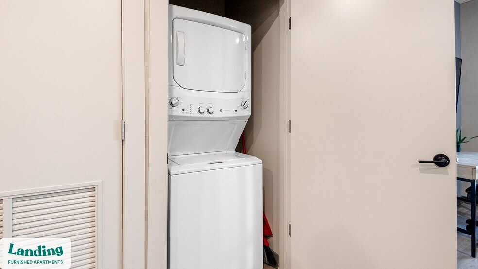 Building Photo - 645 N Front St