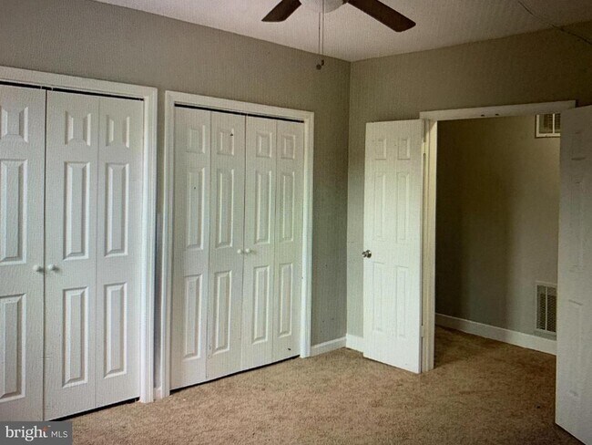 Building Photo - 406 High St