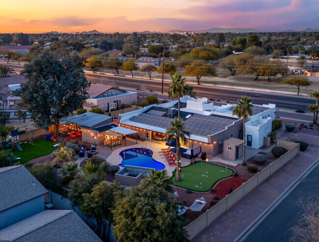 Building Photo - 6235 E Thunderbird Rd