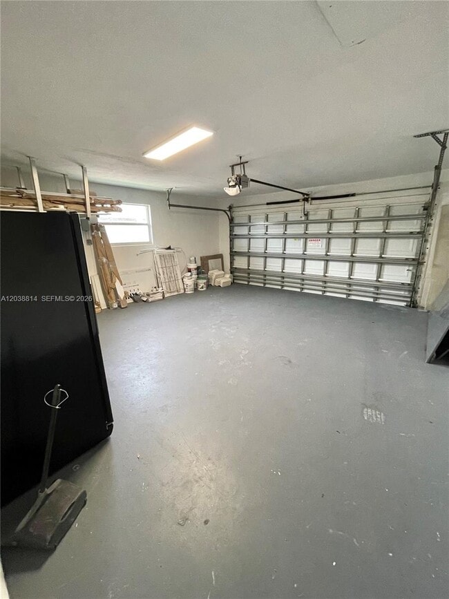 Building Photo - 5721 Bayview Dr