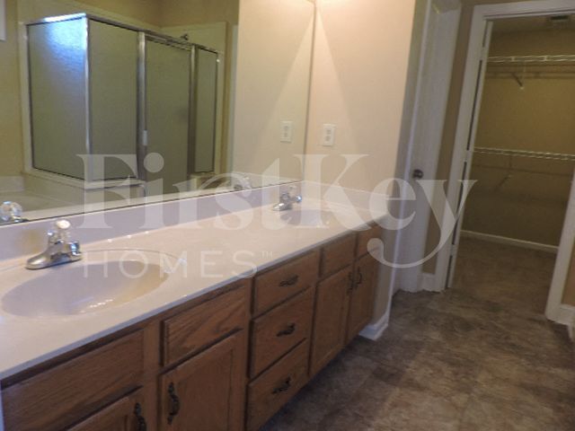 Building Photo - 9329 Barrow Dr