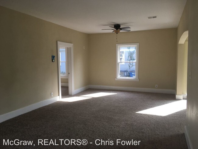 Building Photo - 2 br, 1 bath House - 331 S. Xanthus Ave.