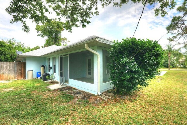 Building Photo - 11187 Airport Dr