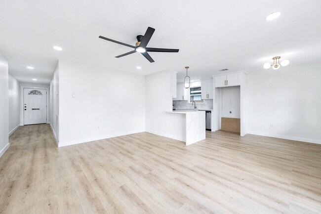 Building Photo - 5730 Alvarado Dr
