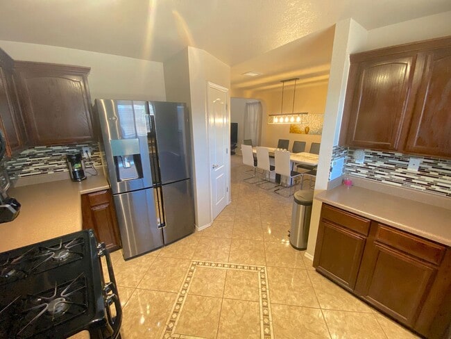 Building Photo - Northeast El Paso 4Bed w/Refrig A/C