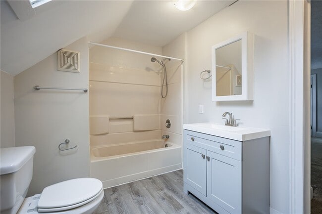 Building Photo - 1874 Blossom Rd