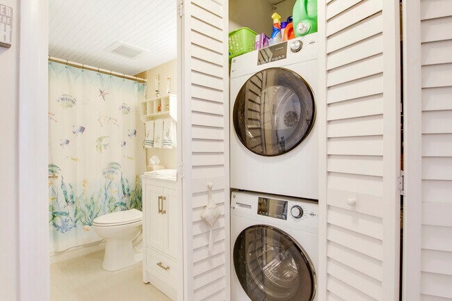 Building Photo - 7380 S Ocean Dr