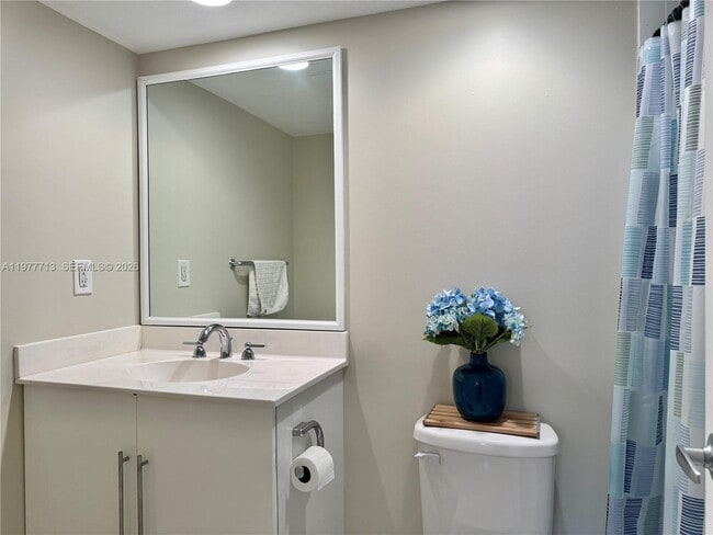 Building Photo - 3000 S Ocean Dr