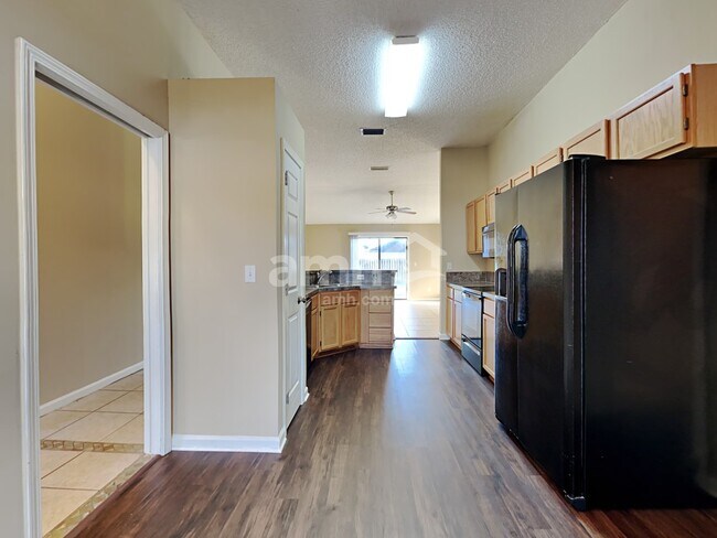 Building Photo - 3753 Woodbriar Dr