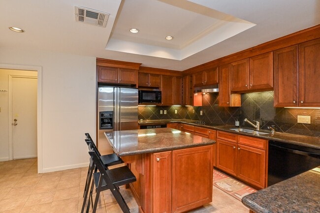 Building Photo - 294 Sugar Berry Cir