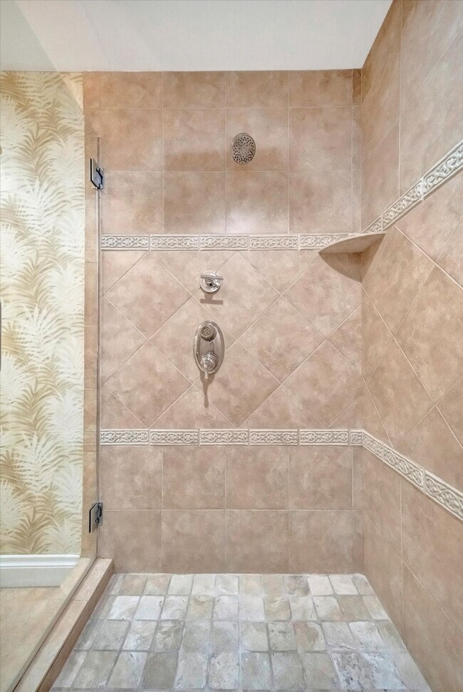 Building Photo - 6406 Gulf Dr