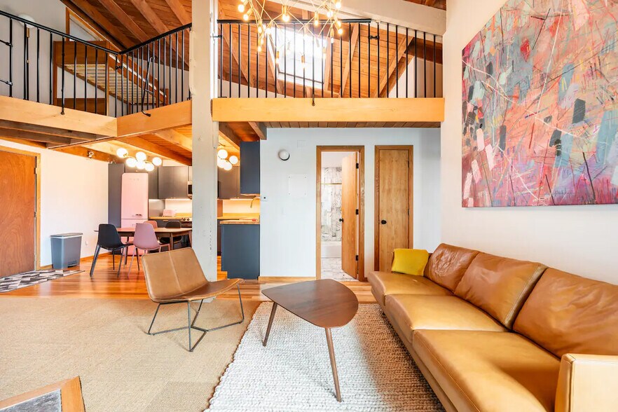 Building Photo - 2200 Lodgepole Cir