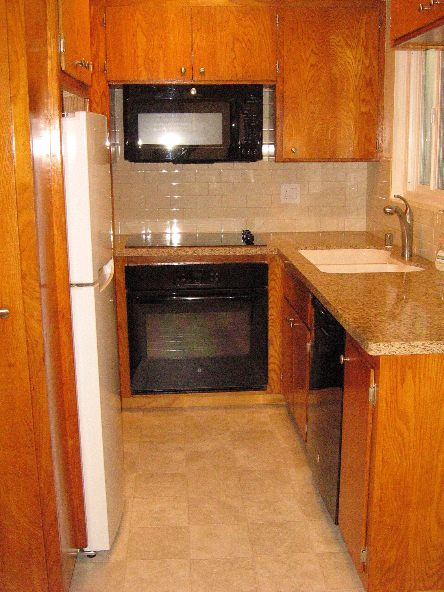 125A Kitchen - 125 Gull St