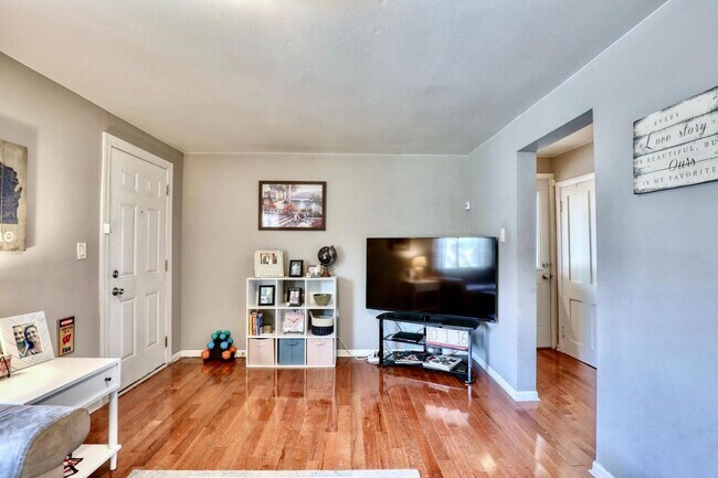 Building Photo - Beautiful Updated 3-Bedroom Colonial – Prime East Side Location