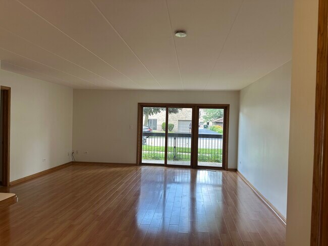 Building Photo - 9529 Minnick Ave