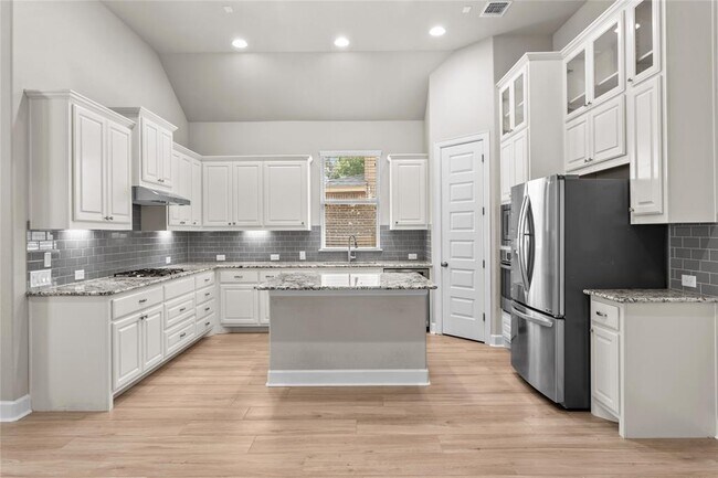 Building Photo - 113 Quartz Dr