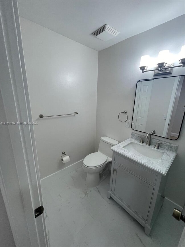 Building Photo - 1727 SW 136th Pl