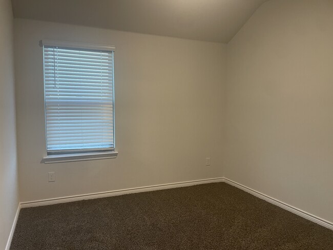 Building Photo - 2021 Crooked Bow Dr