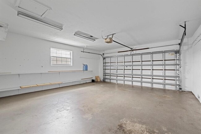 Building Photo - 3057 NW 103rd Ln