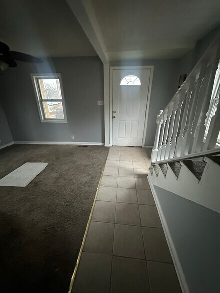 Building Photo - 504 Spellman St