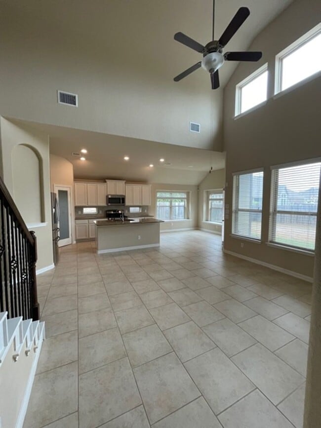 Building Photo - Move-In Ready! Stunning 1.5-Story Home wit...