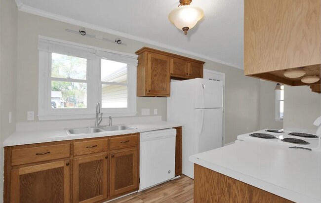 Building Photo - 4513 Park Knoll Ln