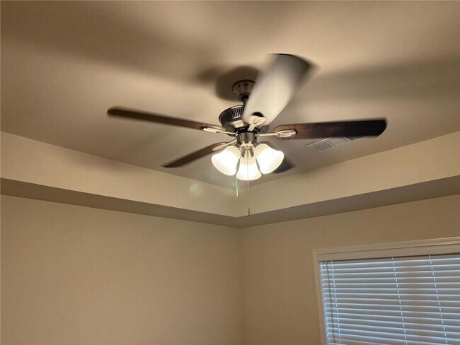 Building Photo - 635 Ben Higgins Rd