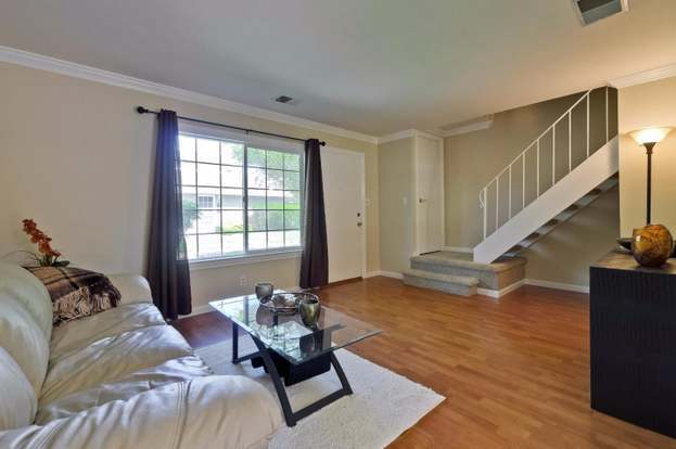 Building Photo - 211 Pecan Grove Ct