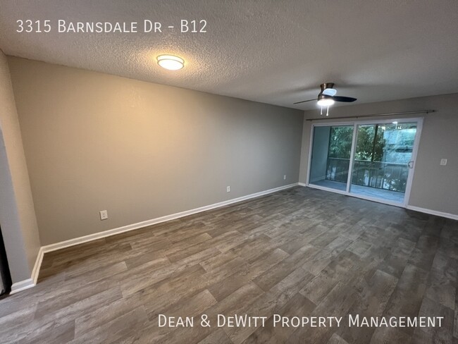Building Photo - 3315 Barnsdale Dr