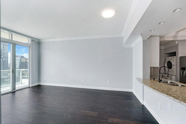 Building Photo - 1155 Brickell Bay Dr