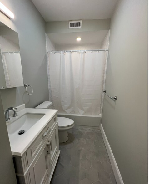 Building Photo - 75 Pearl St