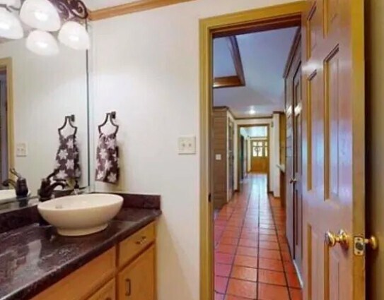 Building Photo - 7080 Blarney Dr