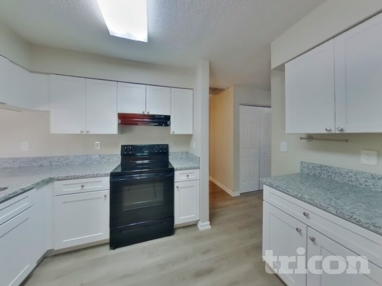 Building Photo - 330 Malcolm Ave