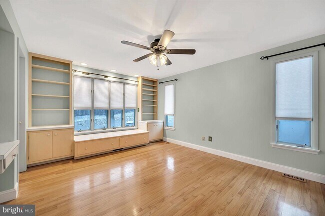 Building Photo - 97 Hardy Dr