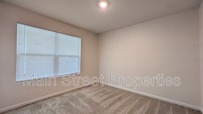 Building Photo - 10624 Queens Gate Cir