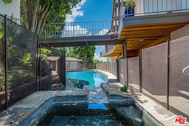Building Photo - 3601 Berry Dr