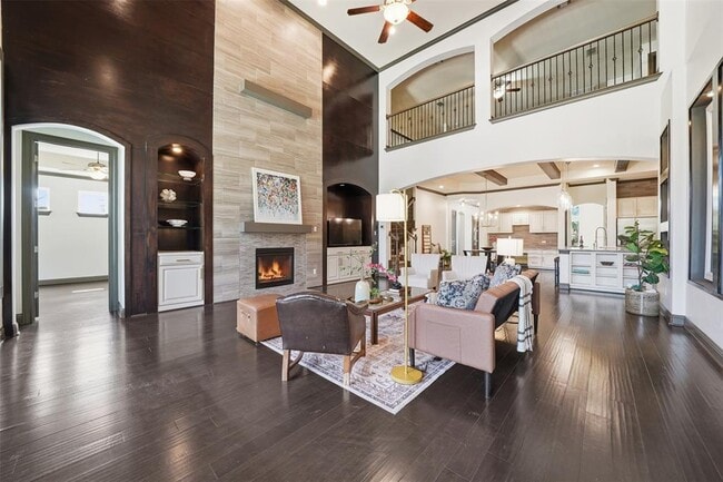 Building Photo - 8729 Vantage Point Dr