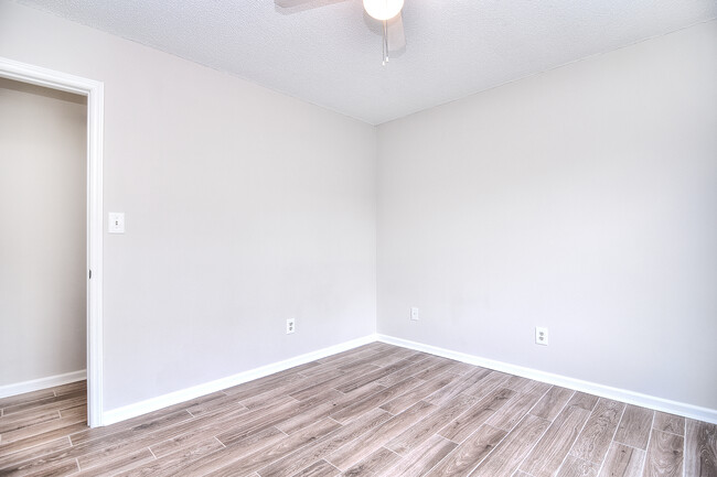 Another view of the bedroom - 339 Sunny Hill Dr