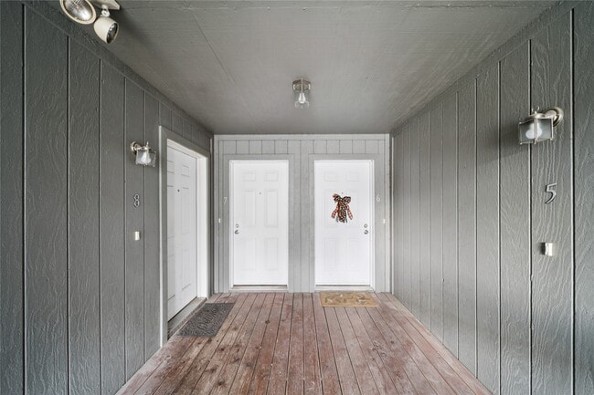 Building Photo - 9905 William Jones Cir