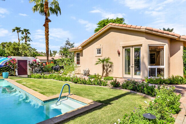 Building Photo - 78825 Vía Ventana